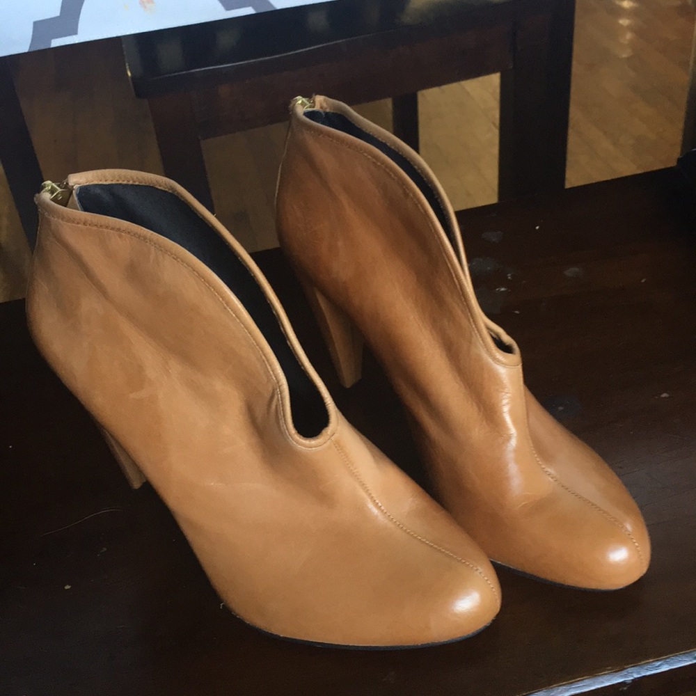 Vince V camuto